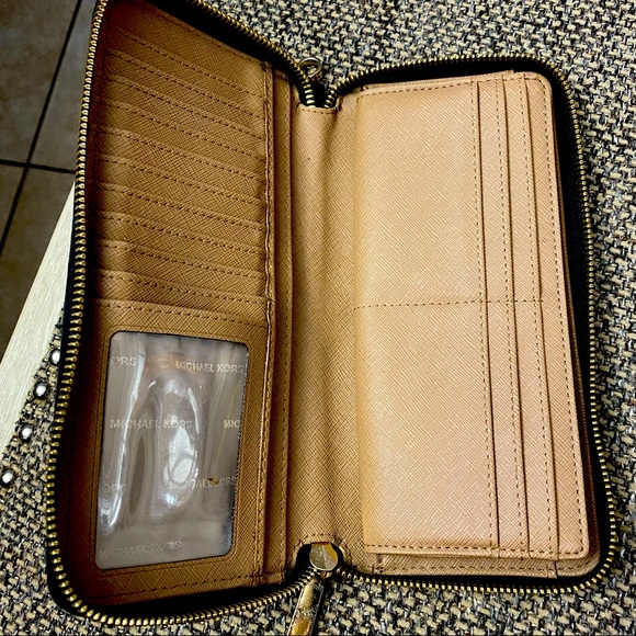 MICHAEL Michael Kors Leather Continental Wristlet